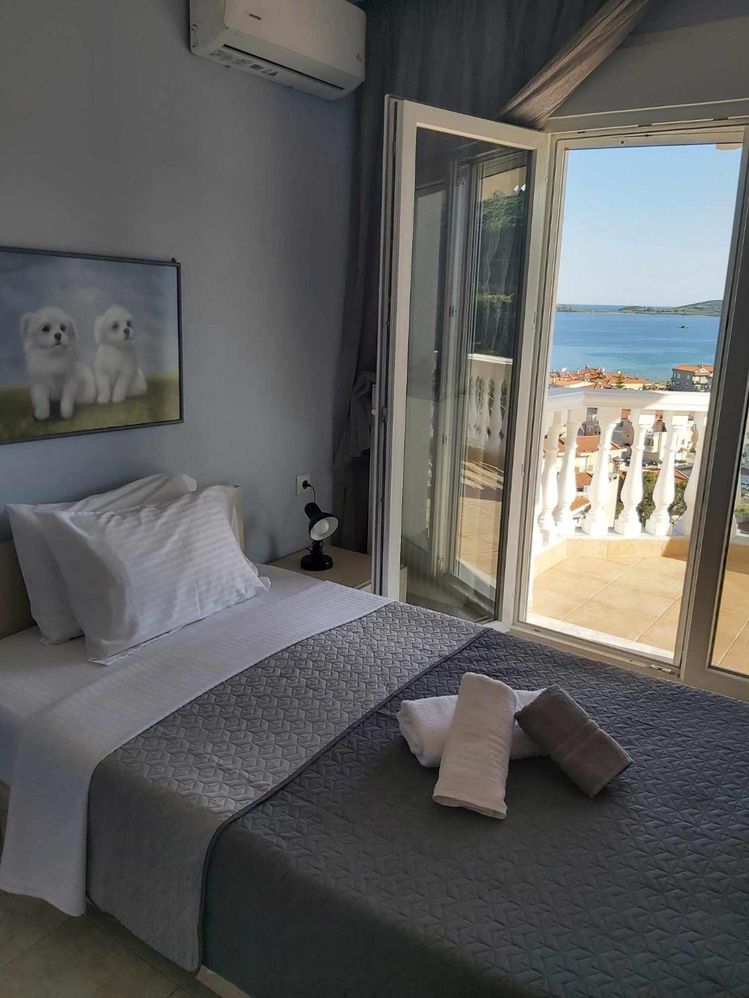 Upon The Hill Apartment Nea Peramos  Luaran gambar